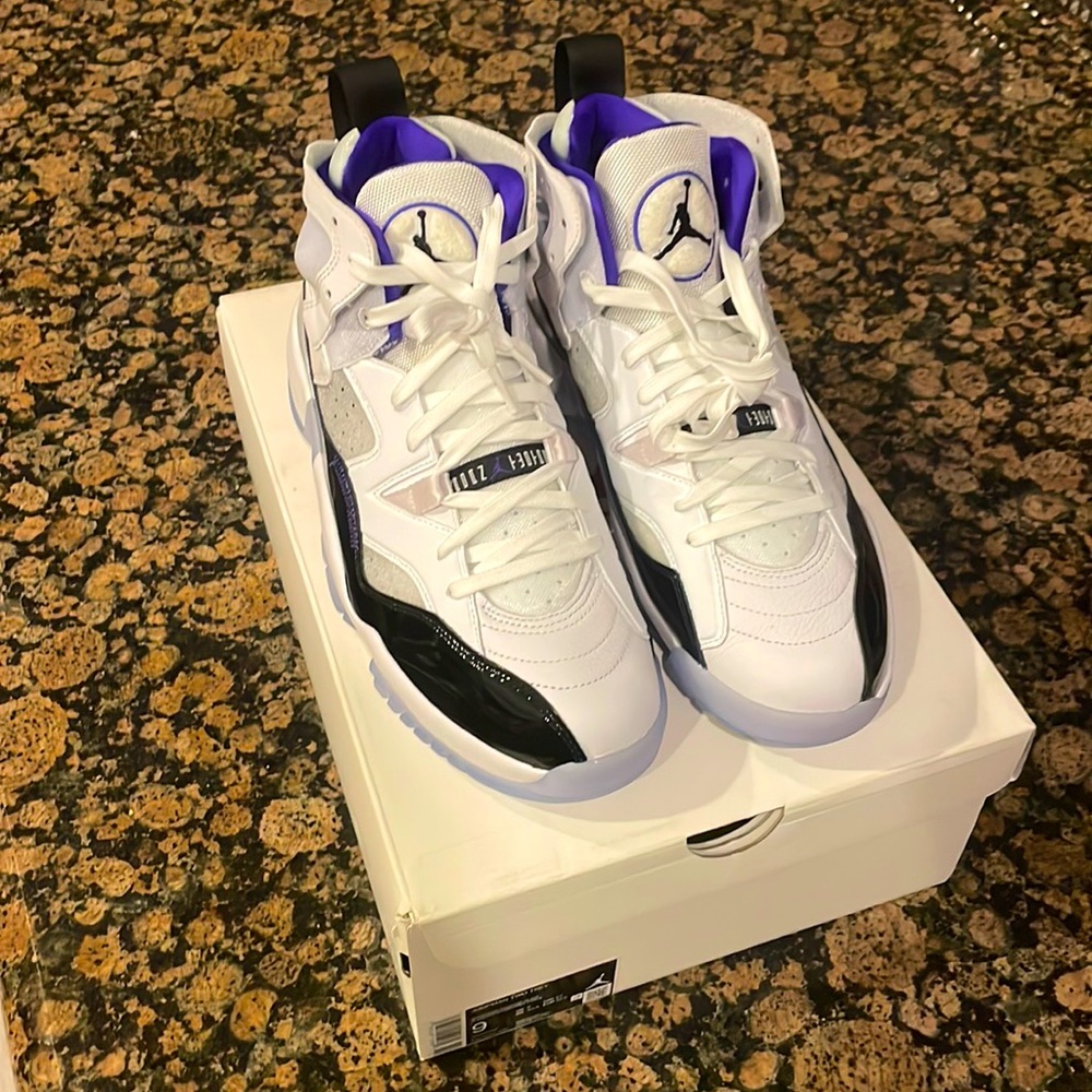 Jumpman Two Trey White/Dark Concord Black Blanc/Noir/Concord Fonce